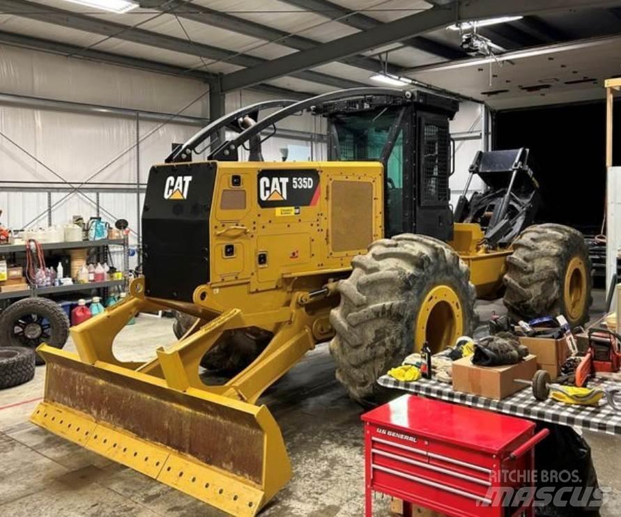 CAT 535D Väljaveotraktorid