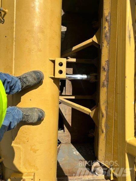 CAT 621G Kaabitsad