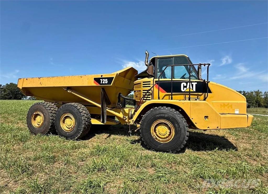 CAT 725 Liigendraamiga pinnaseveokid