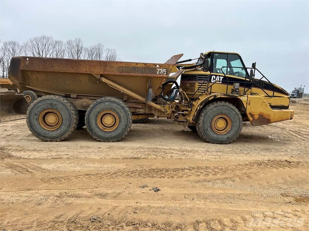 CAT 735 Liigendraamiga pinnaseveokid