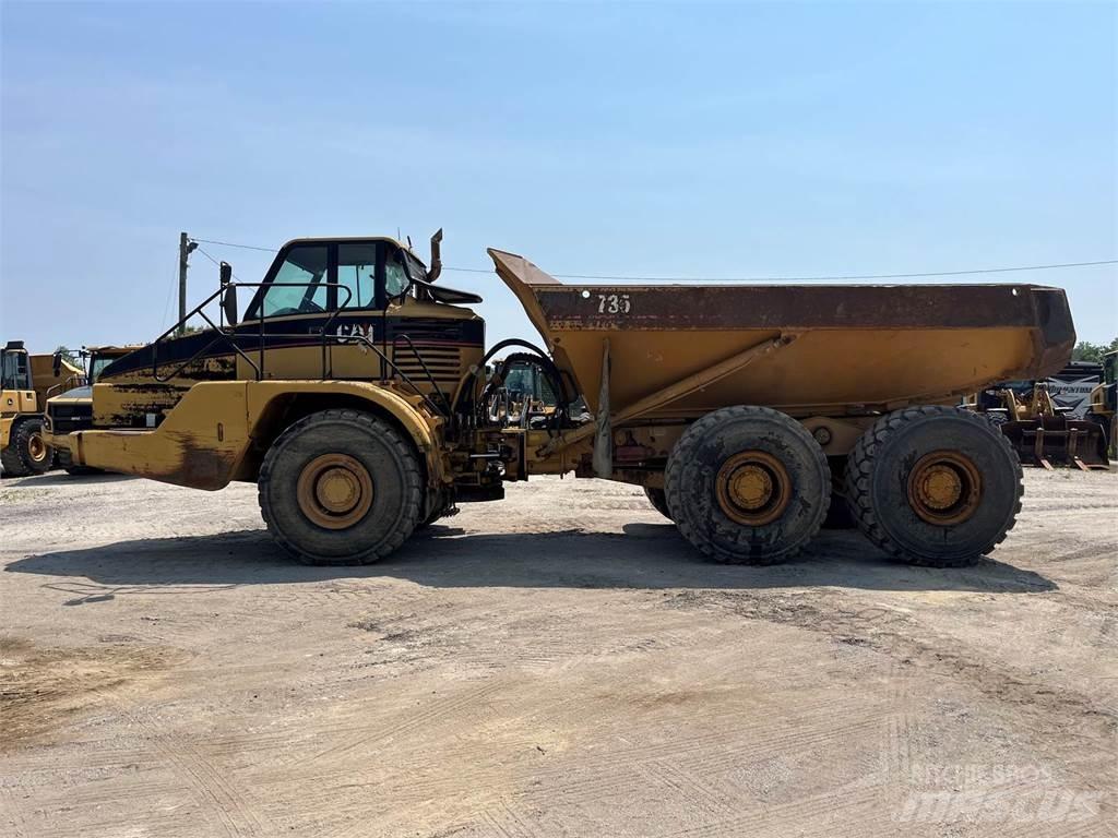 CAT 735 Liigendraamiga pinnaseveokid