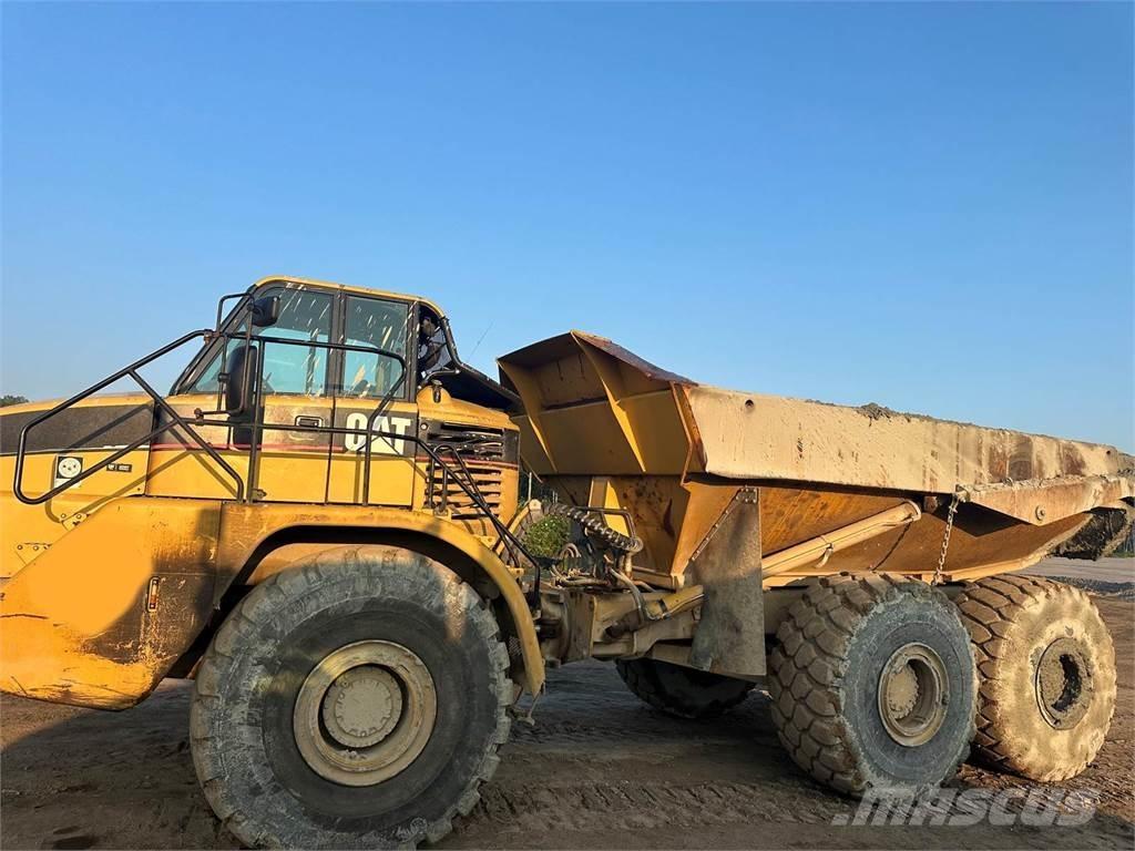 CAT 740 Liigendraamiga pinnaseveokid