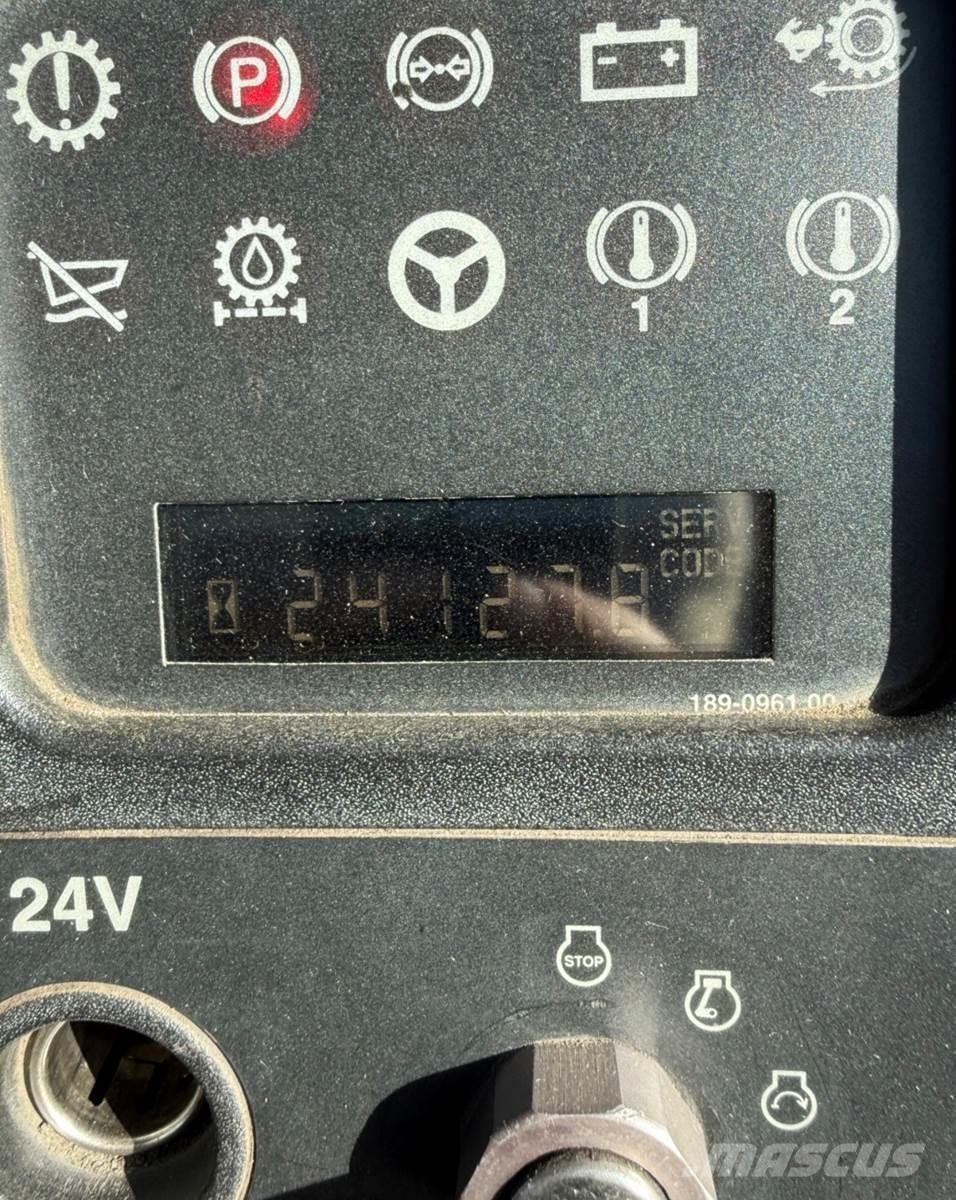 CAT 740B Liigendraamiga pinnaseveokid