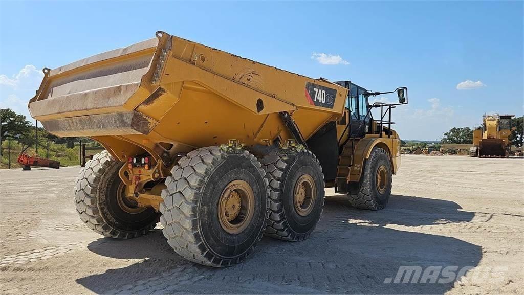 CAT 740GC Liigendraamiga pinnaseveokid