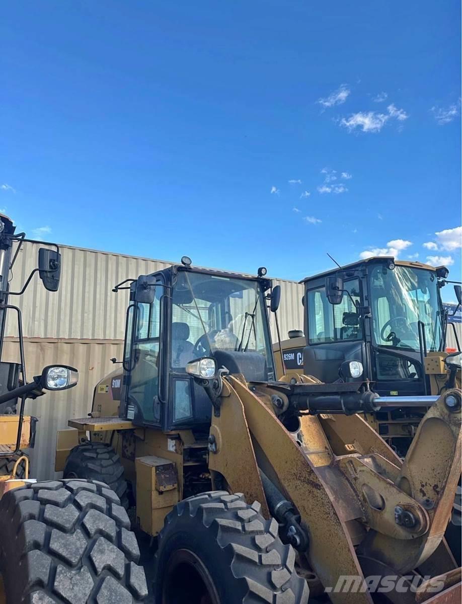 CAT 910M Rataslaadurid