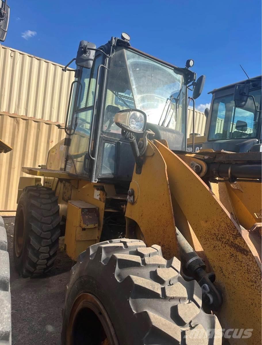 CAT 910M Rataslaadurid
