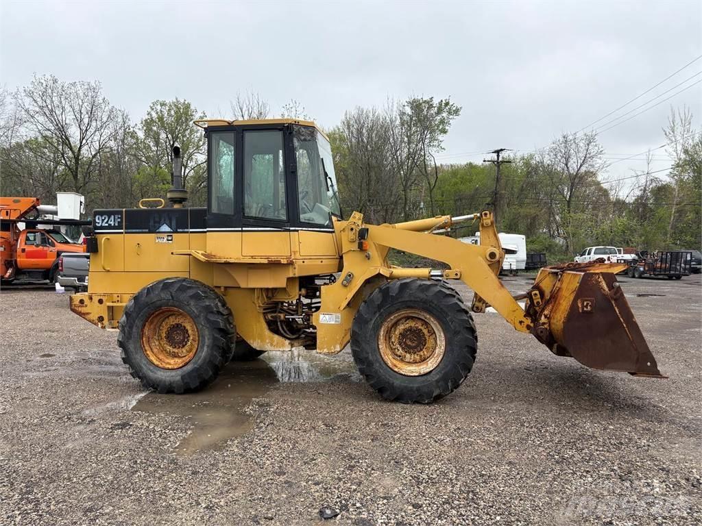 CAT 924F Rataslaadurid