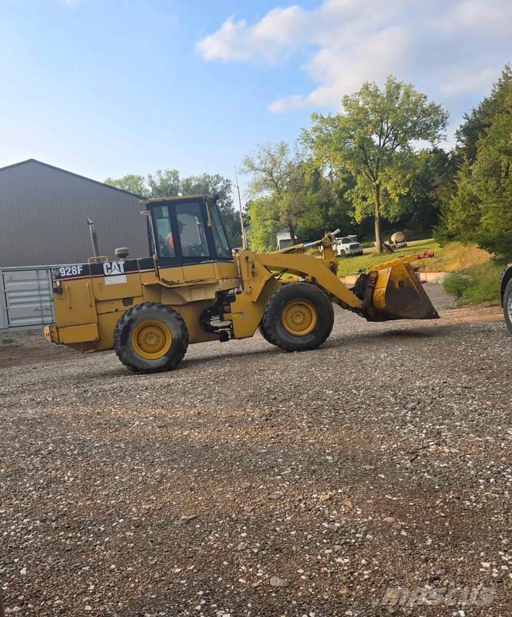 CAT 928F Rataslaadurid