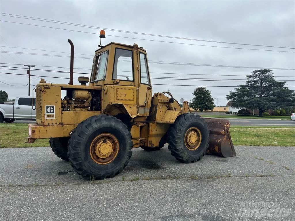 CAT 930 Rataslaadurid