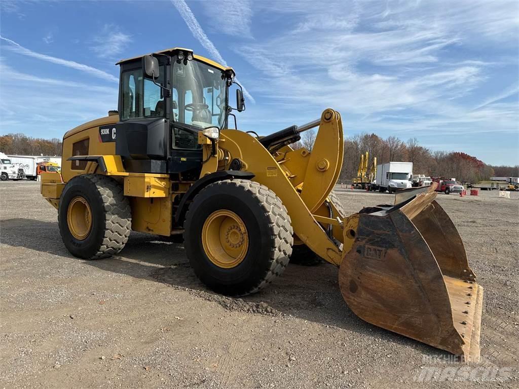 CAT 930K Rataslaadurid