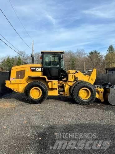 CAT 930M Rataslaadurid