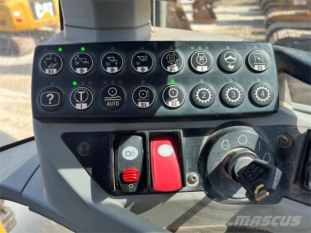 CAT 938K Rataslaadurid