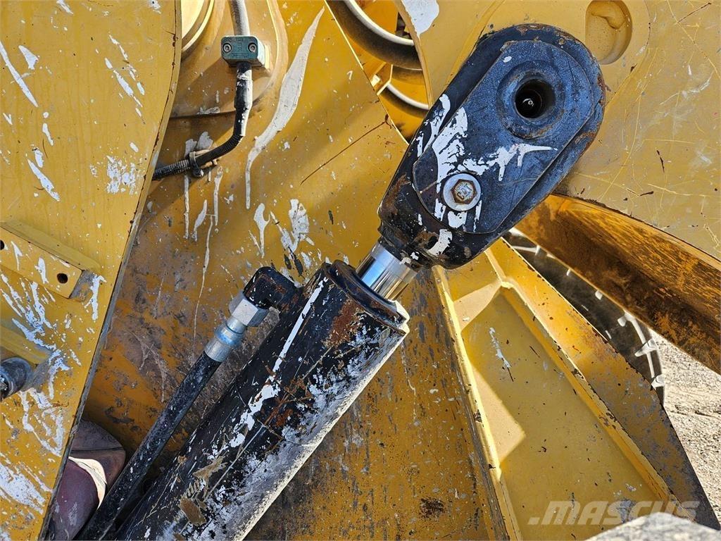 CAT 938M Rataslaadurid