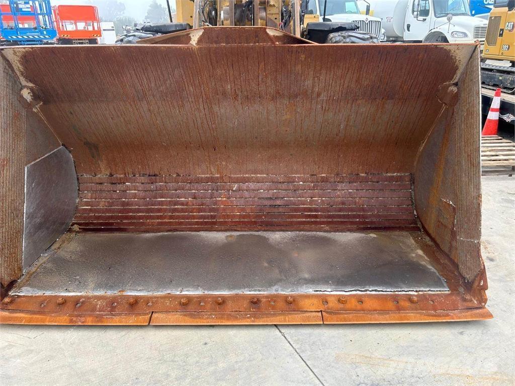 CAT 938M Rataslaadurid