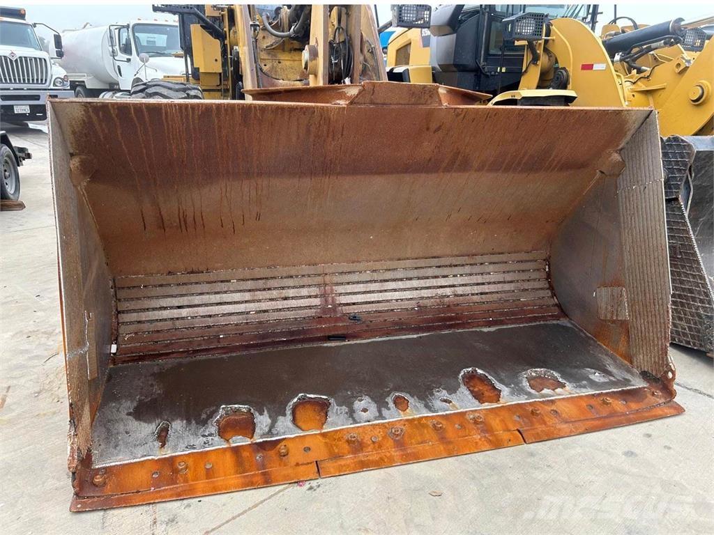 CAT 938M Rataslaadurid