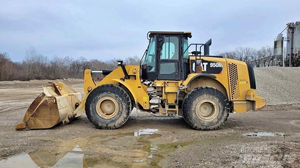 CAT 950M Rataslaadurid