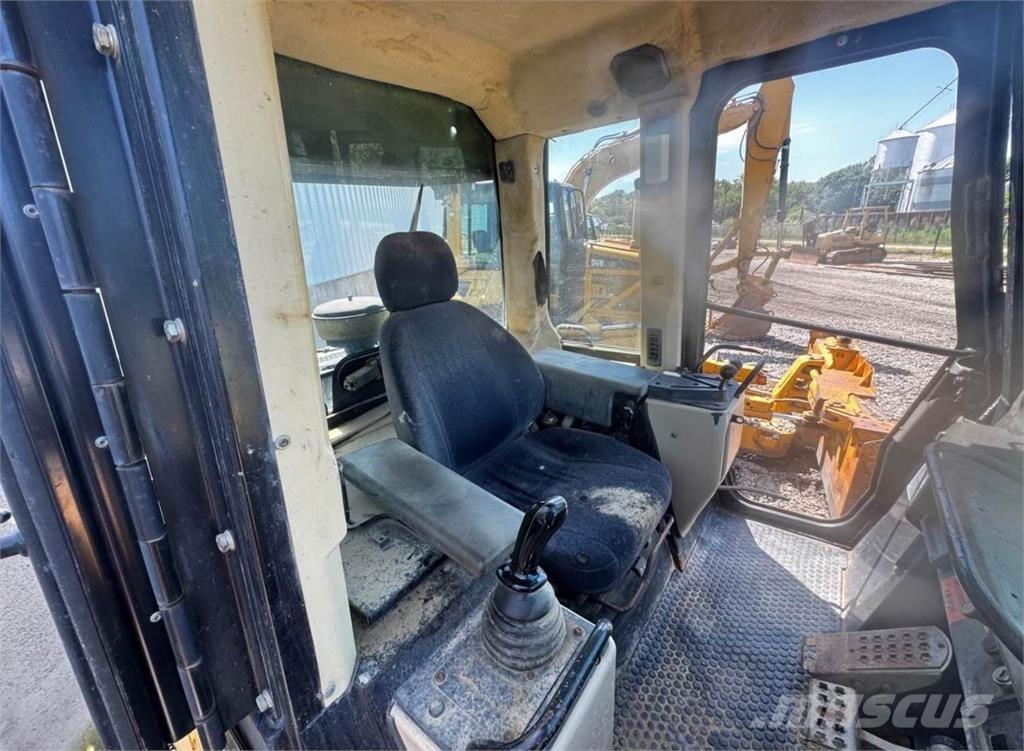 CAT 953C Roomiklaadurid