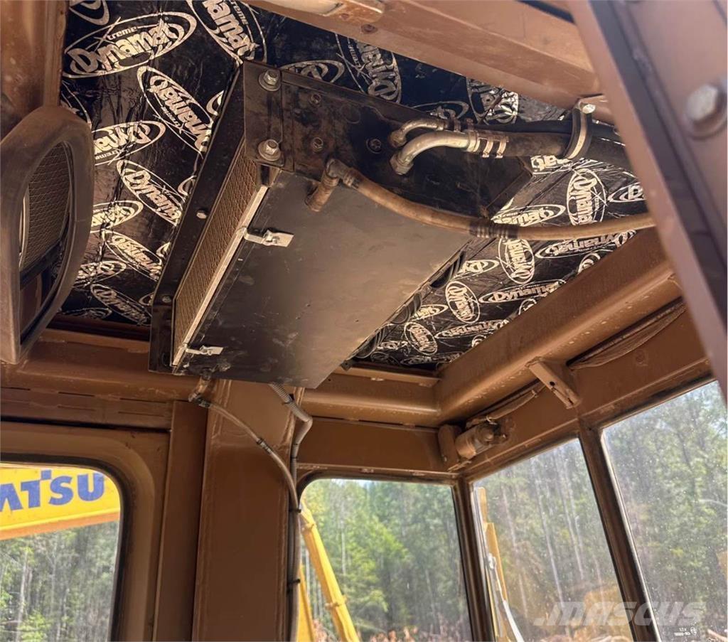 CAT 963 Roomiklaadurid