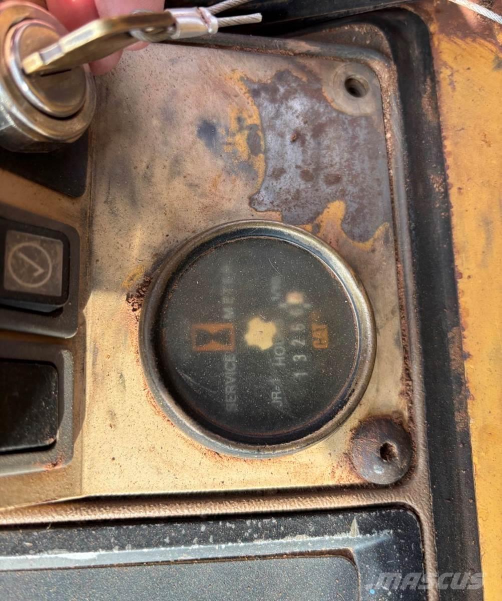 CAT 963B Roomiklaadurid