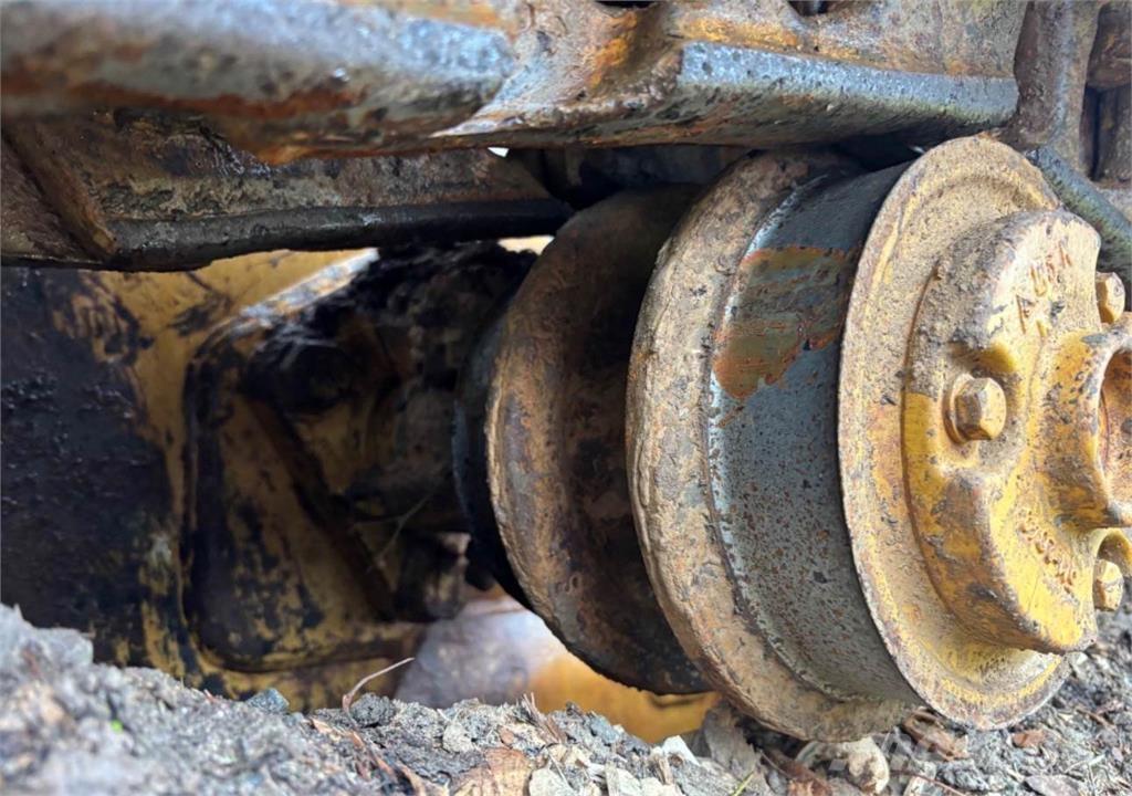 CAT 963B Roomiklaadurid