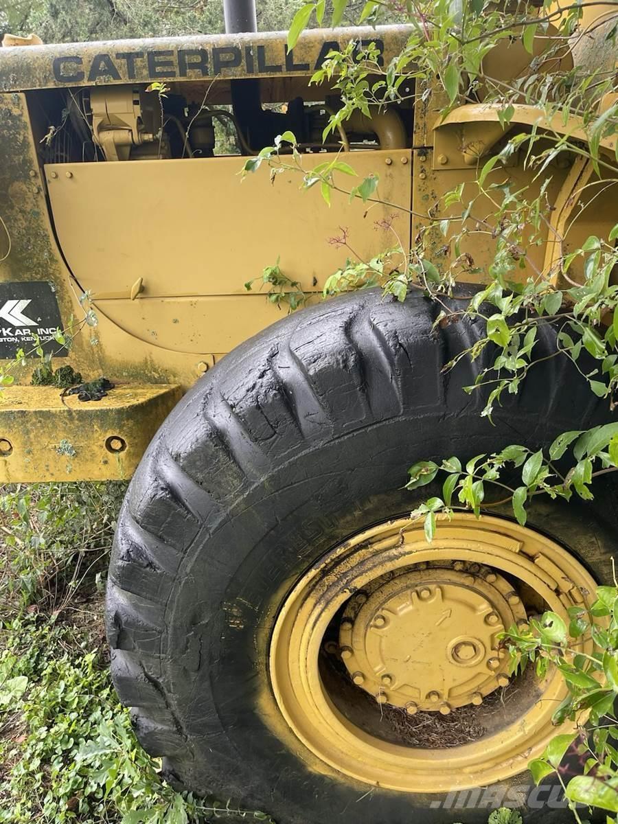 CAT 966 Rataslaadurid