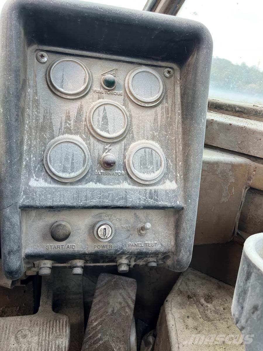 CAT 988B Rataslaadurid