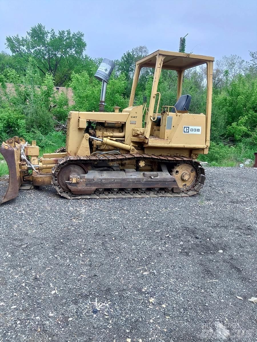 CAT D3B Buldooserid