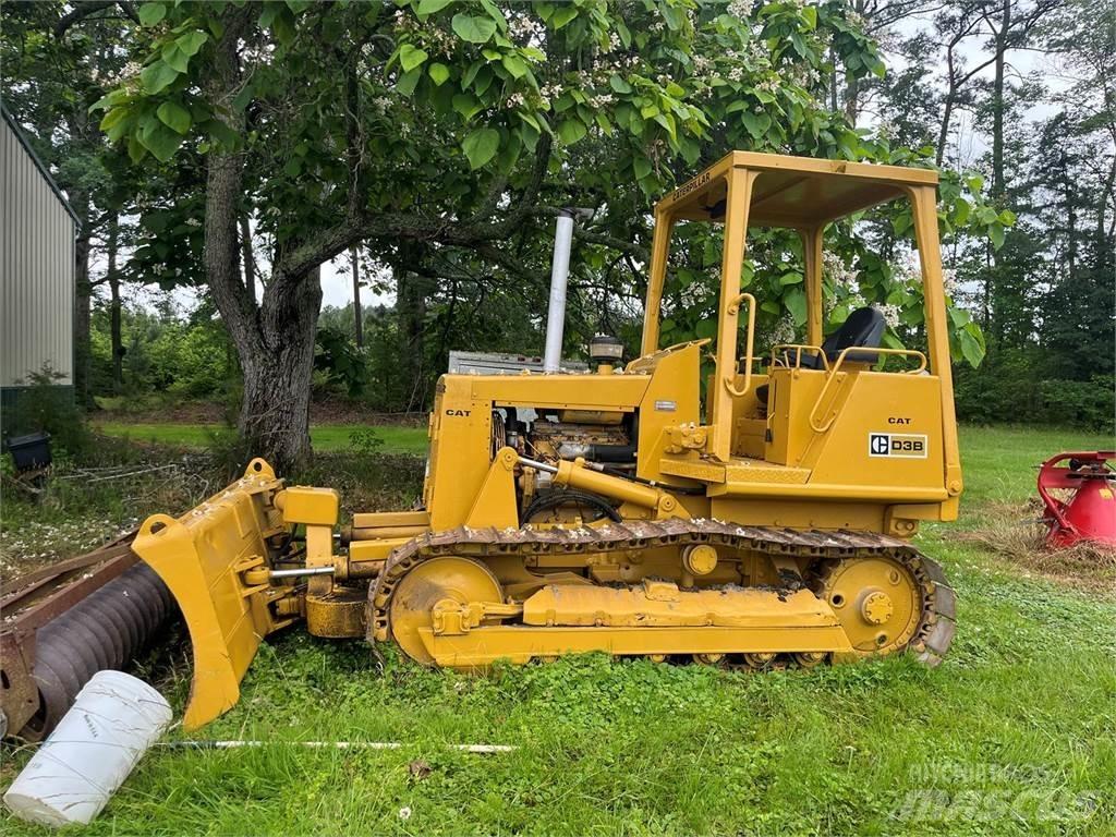 CAT D3B Buldooserid