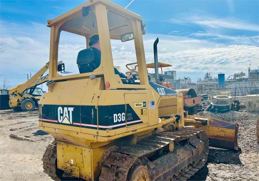 CAT D3G XL Buldooserid