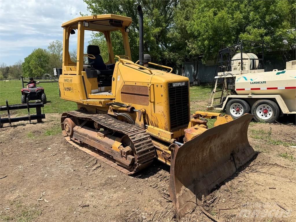 CAT D3G XL Buldooserid
