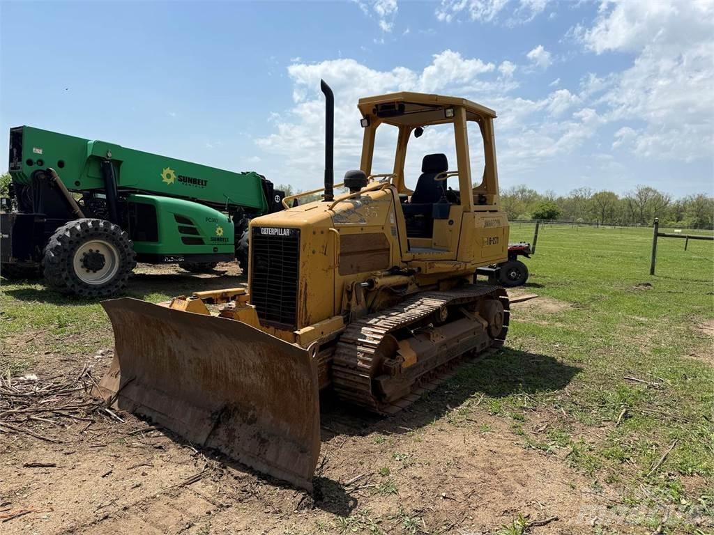 CAT D3G XL Buldooserid