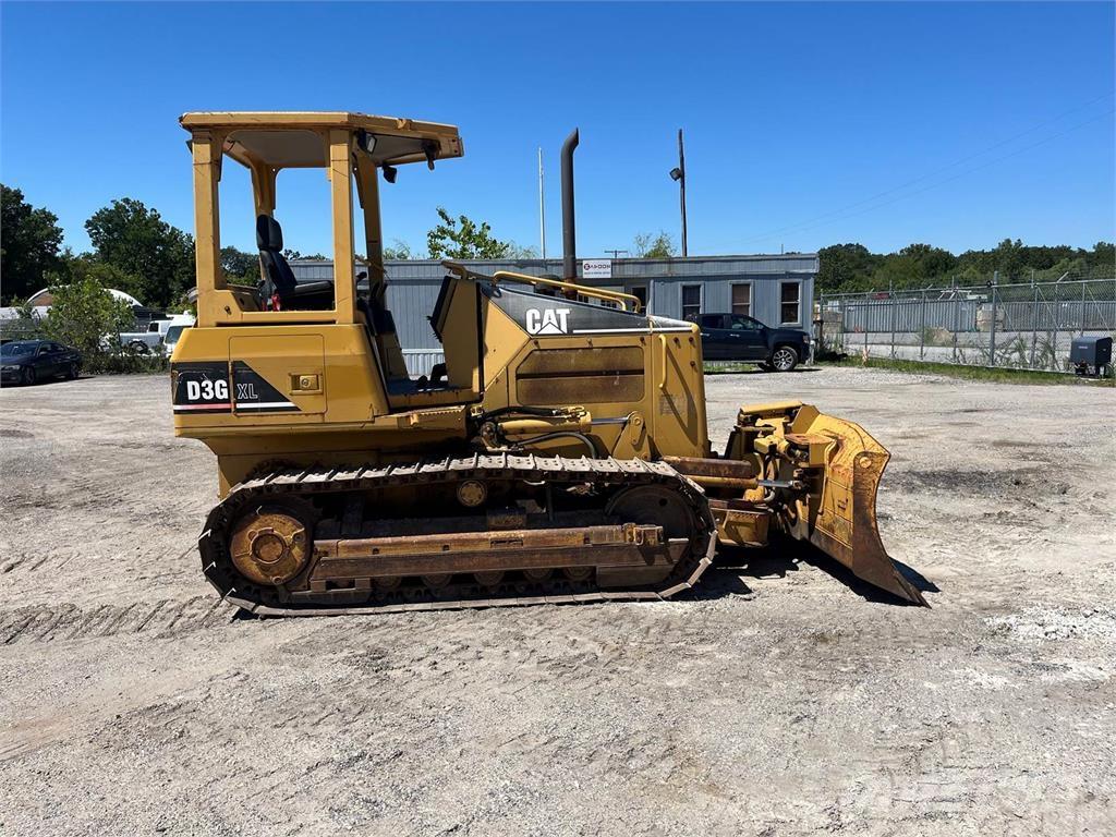 CAT D3G XL Buldooserid