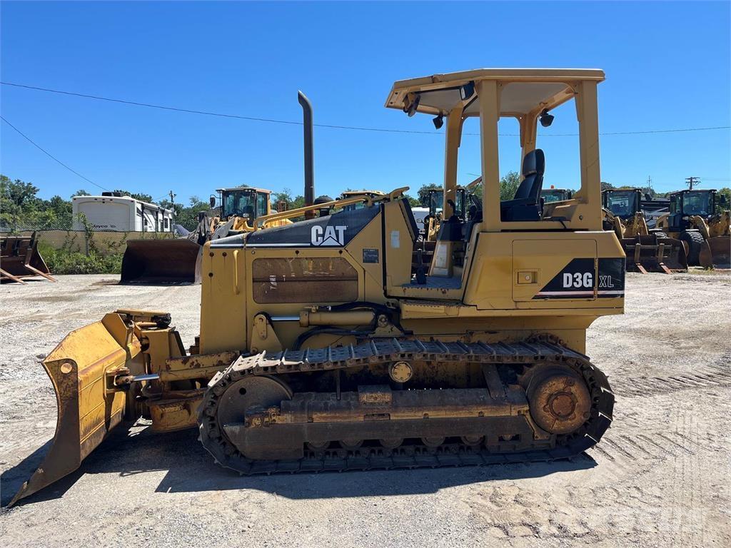 CAT D3G XL Buldooserid