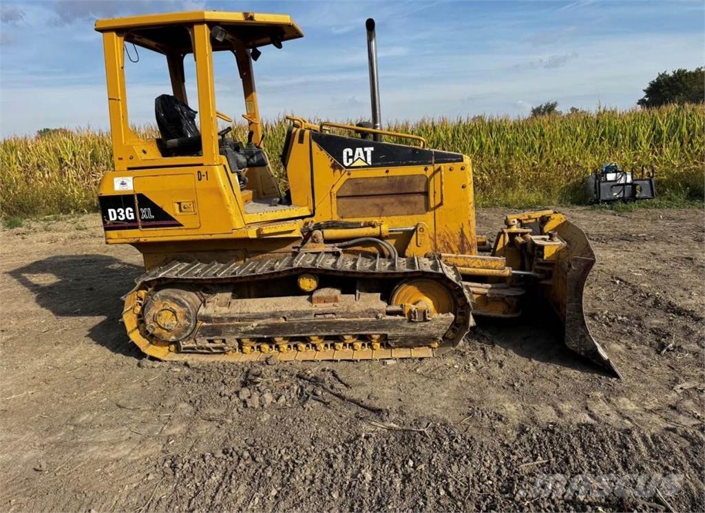 CAT D3G XL Buldooserid