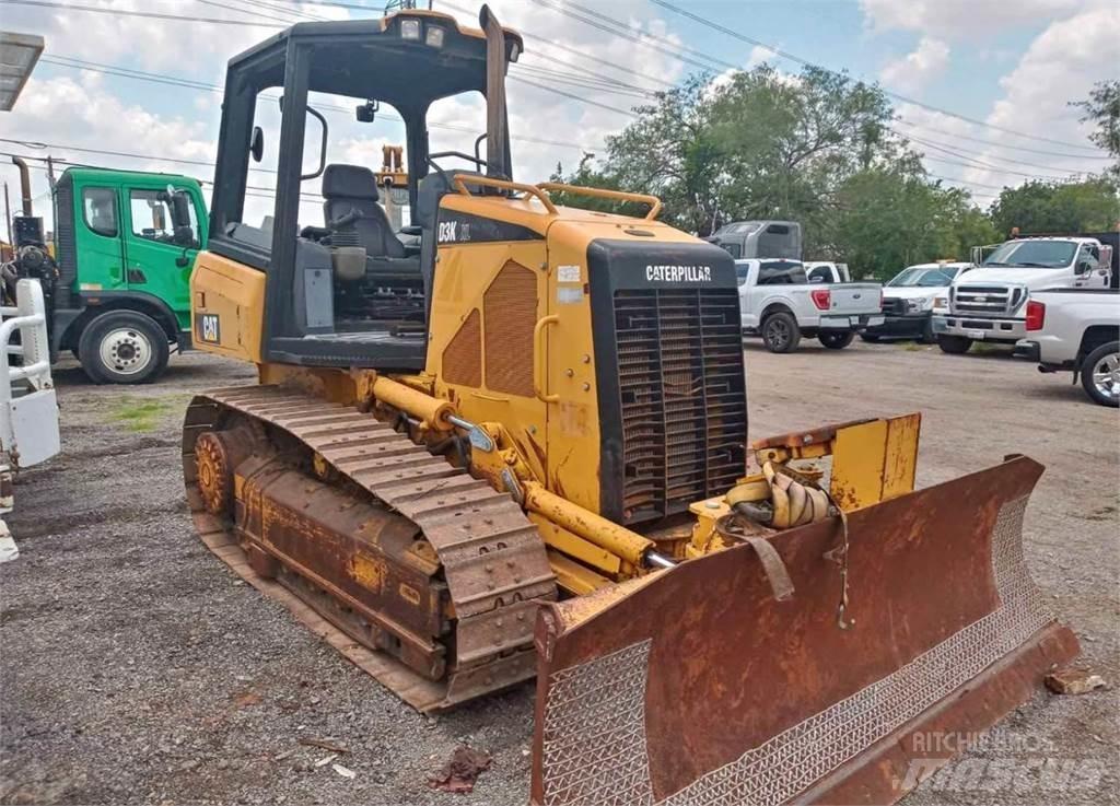 CAT D3K XL Buldooserid