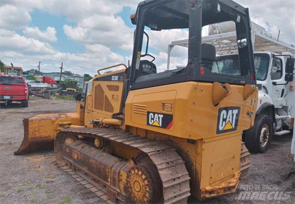 CAT D3K XL Buldooserid
