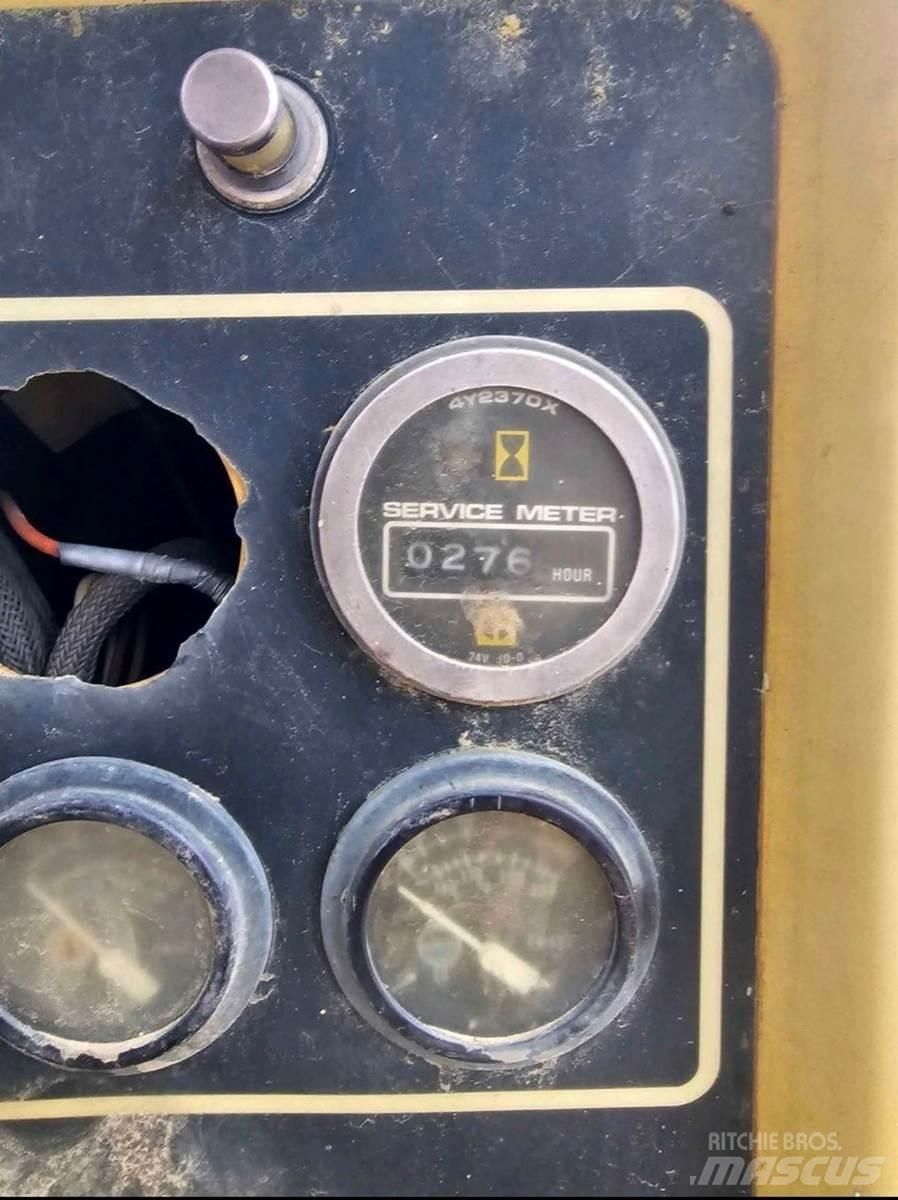 CAT D4H II Buldooserid