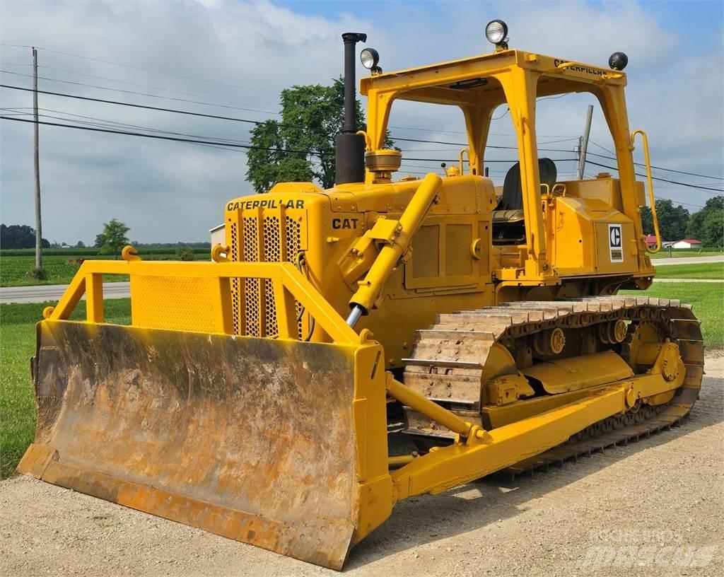 CAT D5B Buldooserid