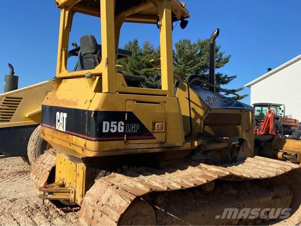 CAT D5G Buldooserid