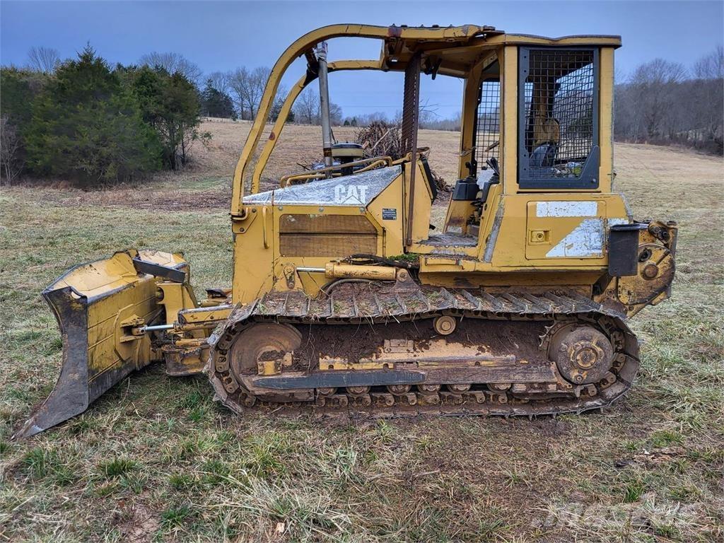 CAT D5G XL Buldooserid