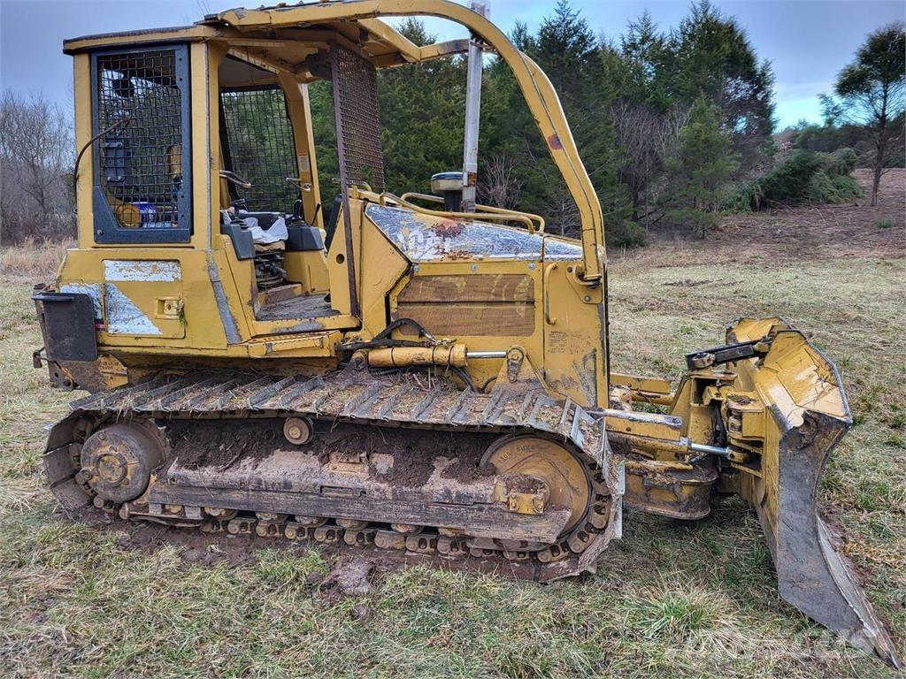 CAT D5G XL Buldooserid