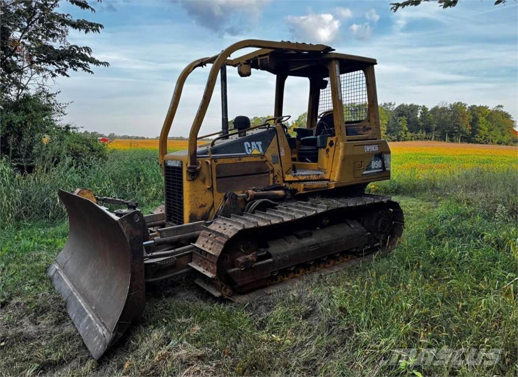 CAT D5G XL Buldooserid