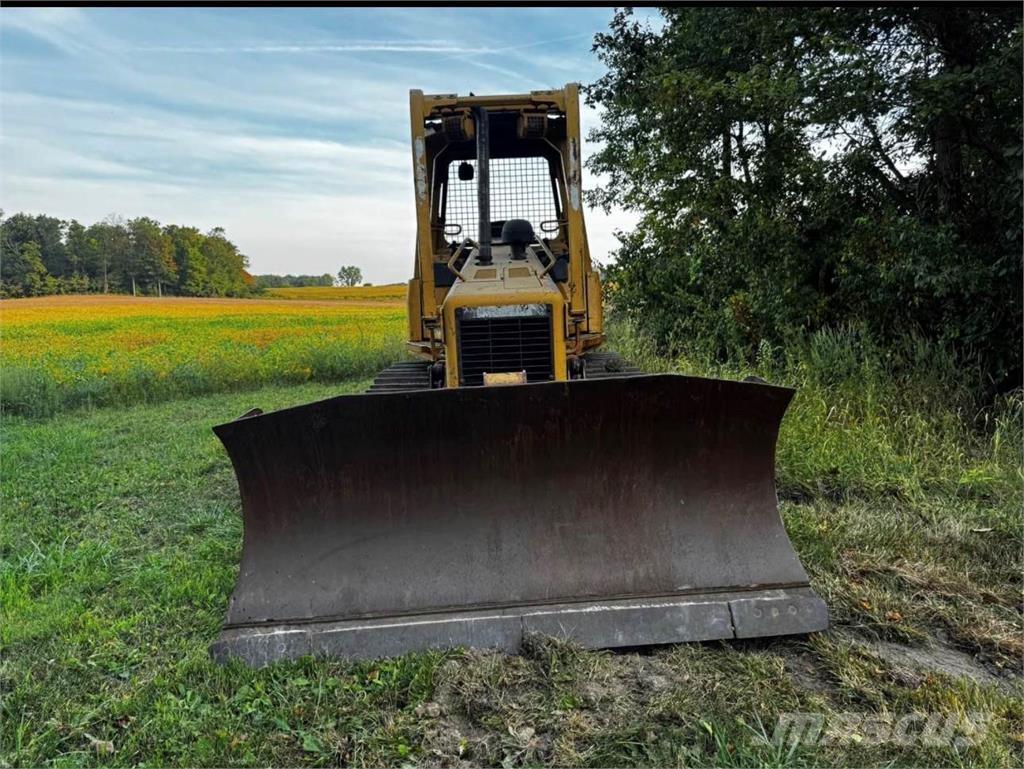 CAT D5G XL Buldooserid