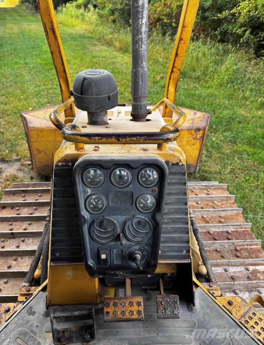 CAT D5G XL Buldooserid
