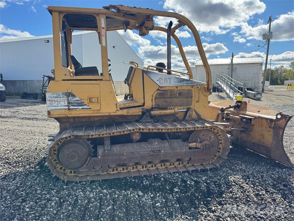 CAT D5G XL Buldooserid