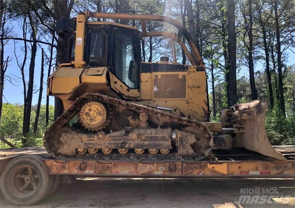 CAT D5M Buldooserid