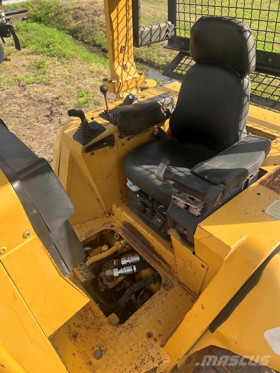 CAT D5N Buldooserid