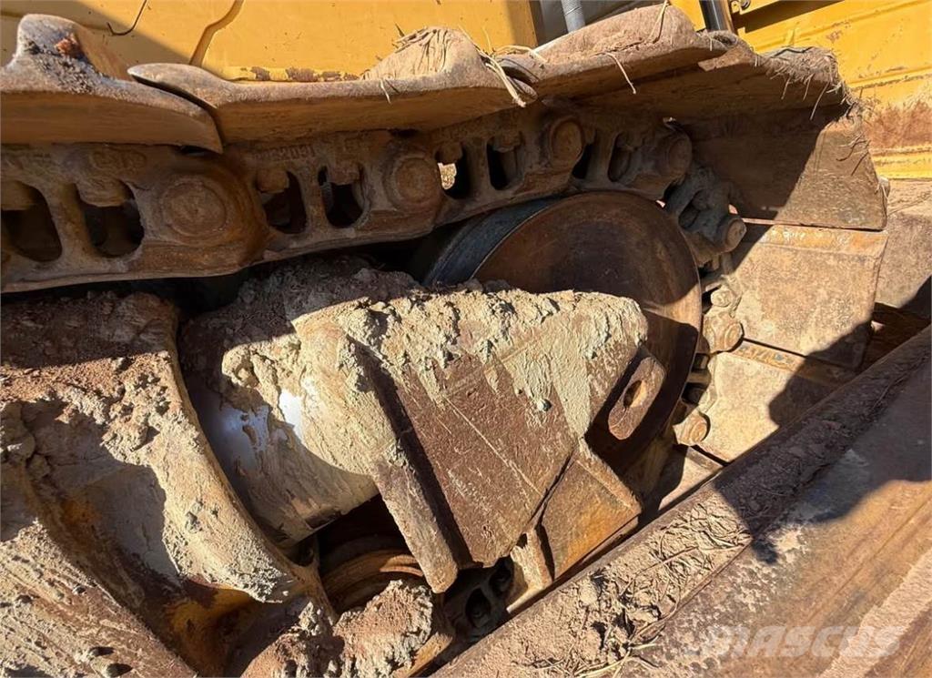 CAT D6 Buldooserid