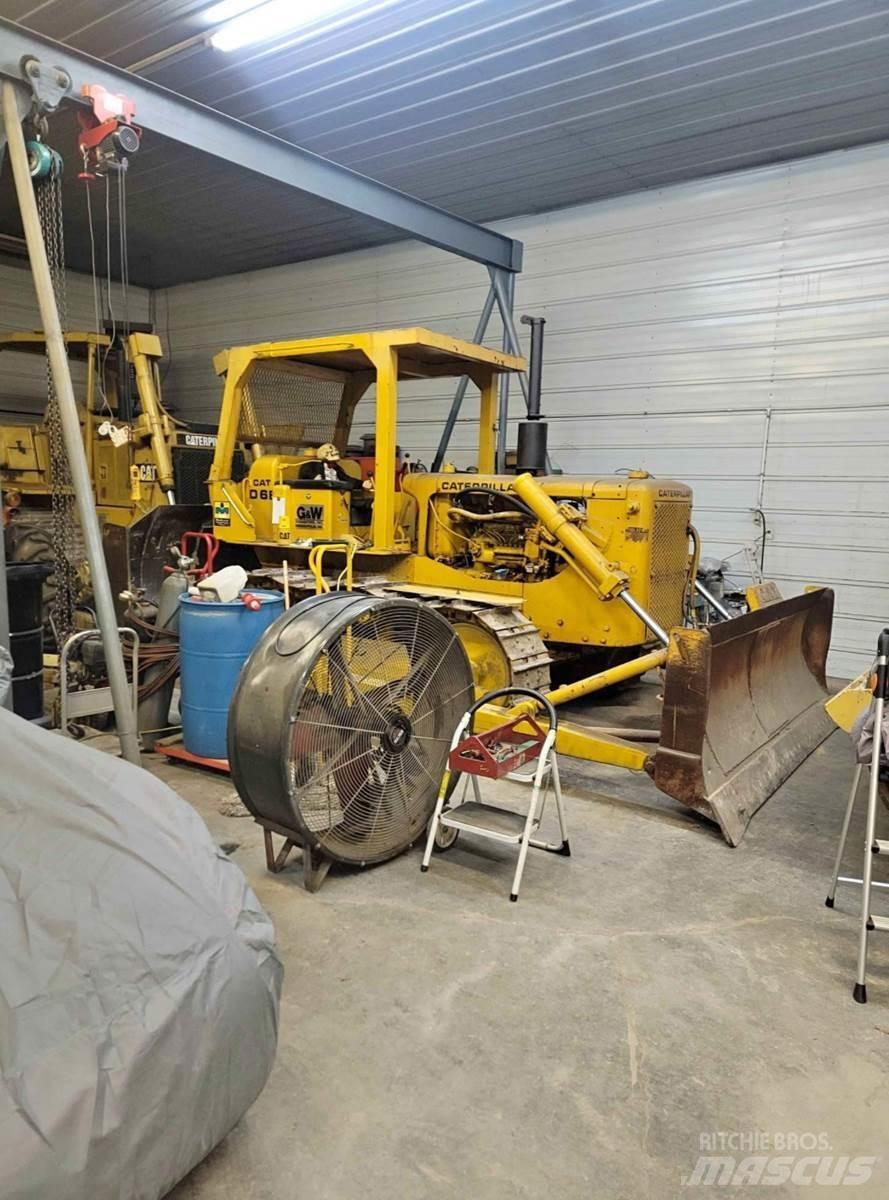 CAT D6B Buldooserid