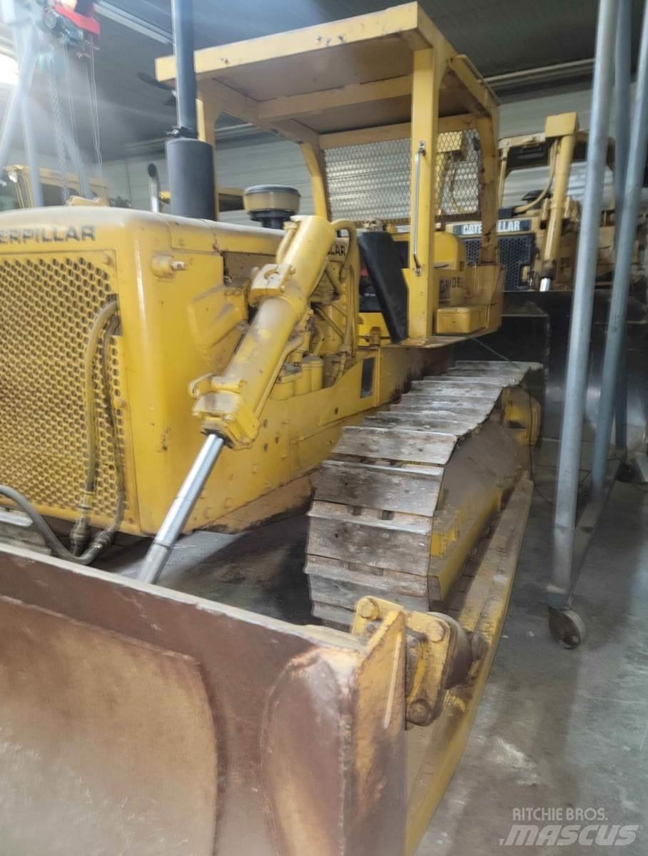 CAT D6B Buldooserid